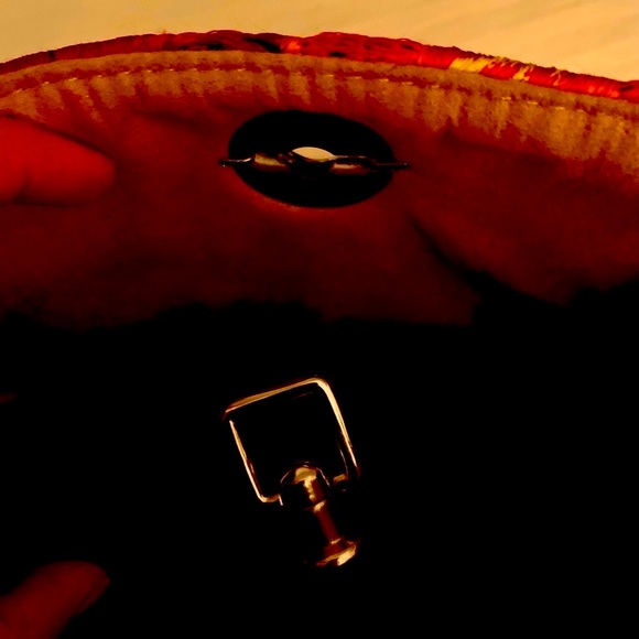 South American embroidered crossbody purse. - Picture 9 of 10